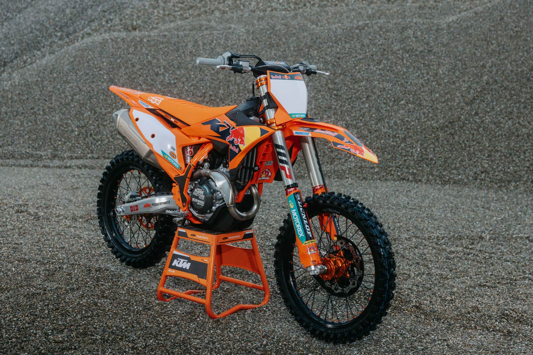 -KTM_450SX-F_Factory_Edition_2026_01.jpg